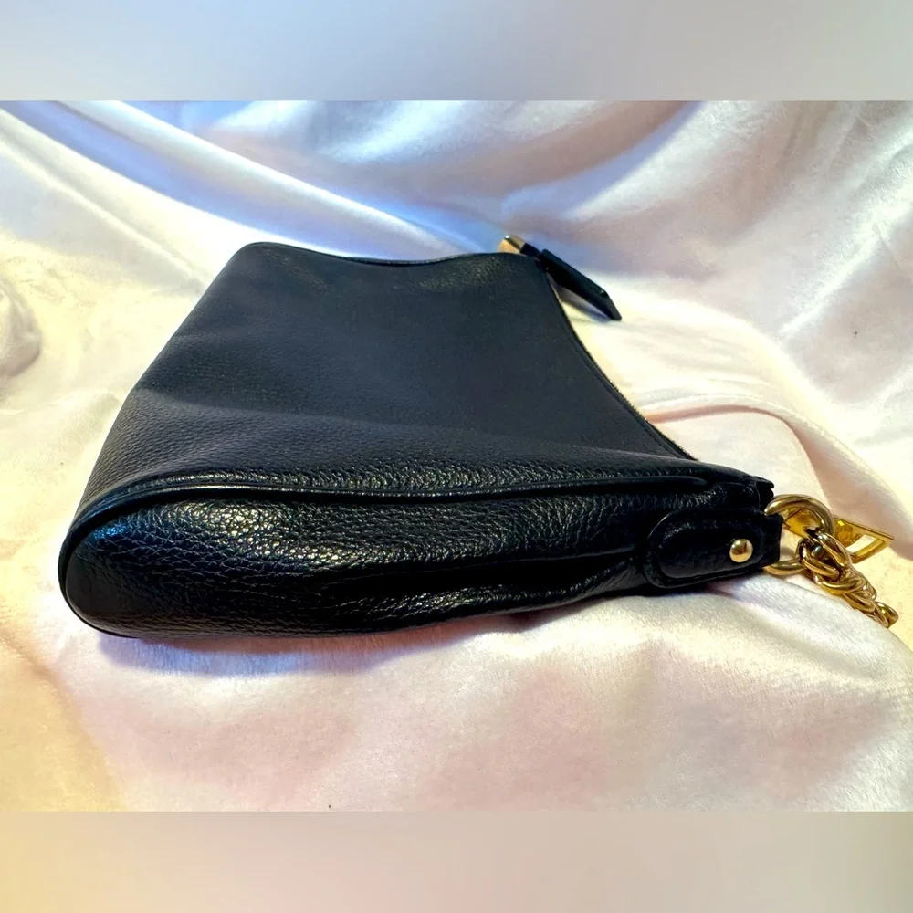 Coach Chain 2 Way Bag- wristlet and shoulder bag - Picture 9 of 10